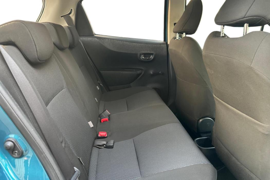 TOYOTA Yaris 2012