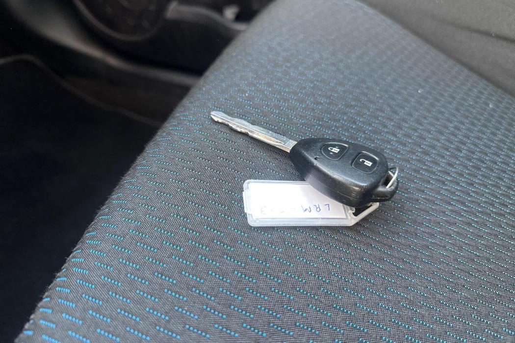 TOYOTA Yaris 2012