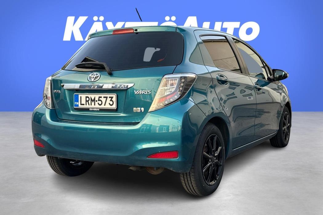 TOYOTA Yaris 2012