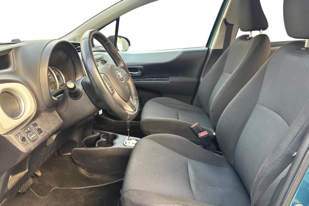 TOYOTA Yaris 2012