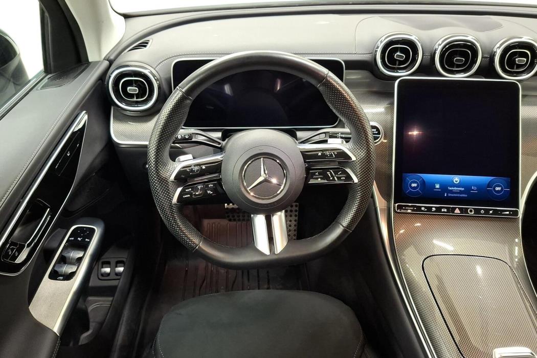 MERCEDES-BENZ GLC 2023