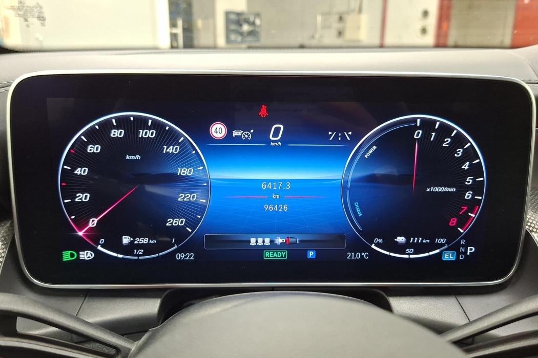 MERCEDES-BENZ GLC 2023