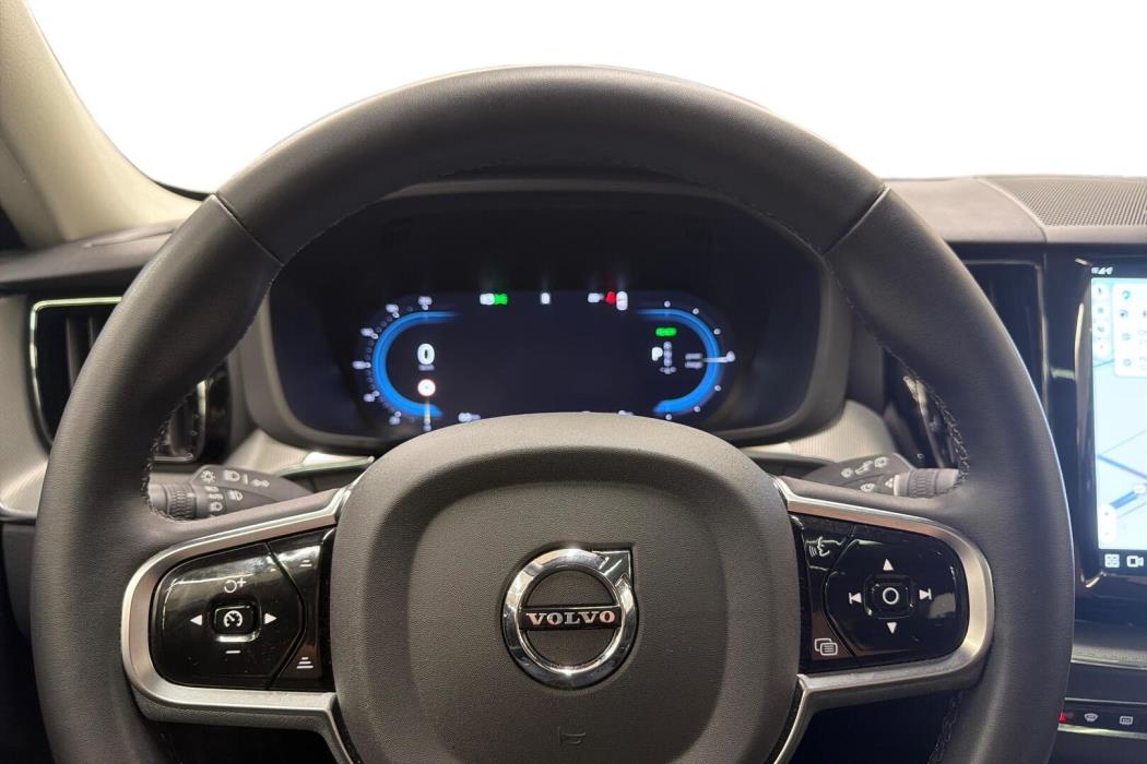VOLVO XC60 2024
