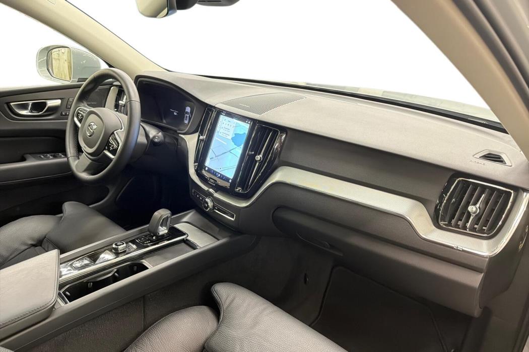 VOLVO XC60 2024