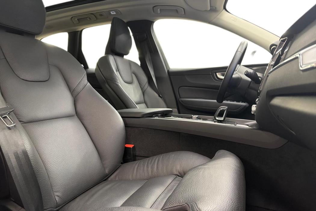 VOLVO XC60 2024