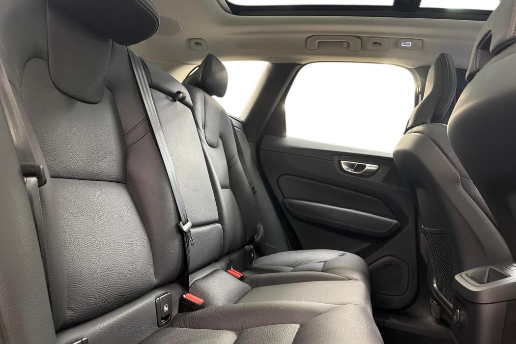 VOLVO XC60 2024