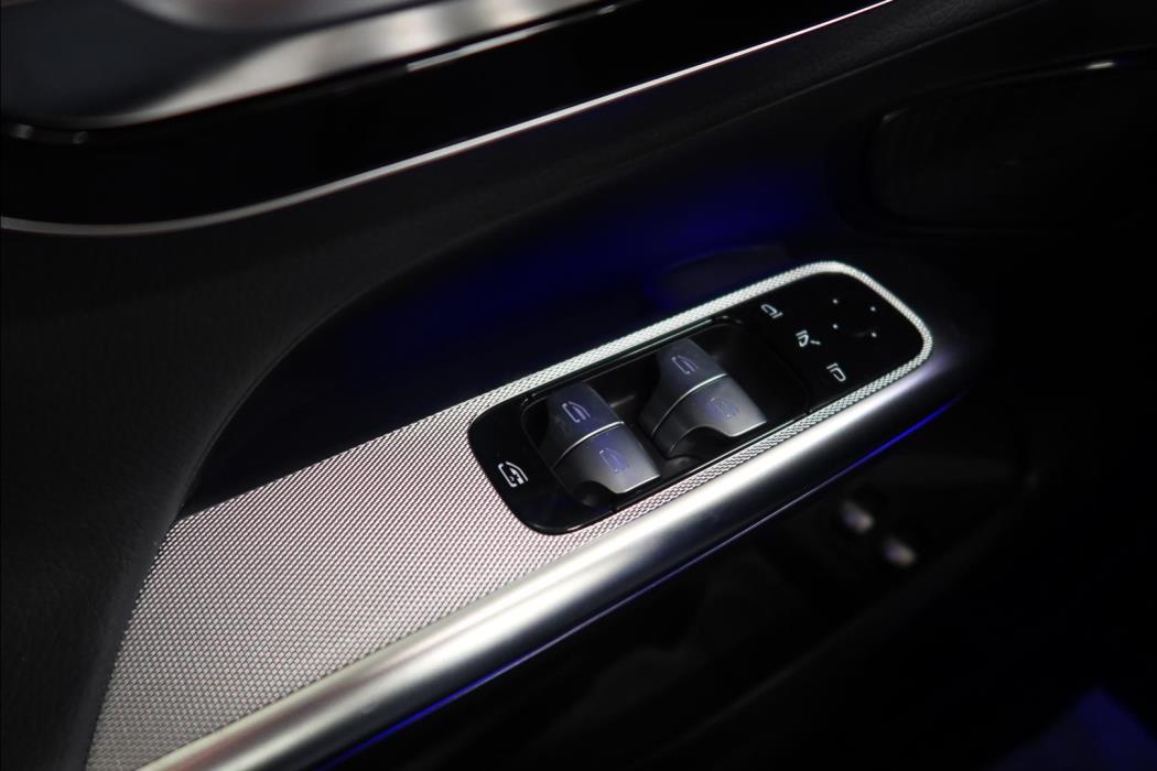 MERCEDES-BENZ GLC 2026