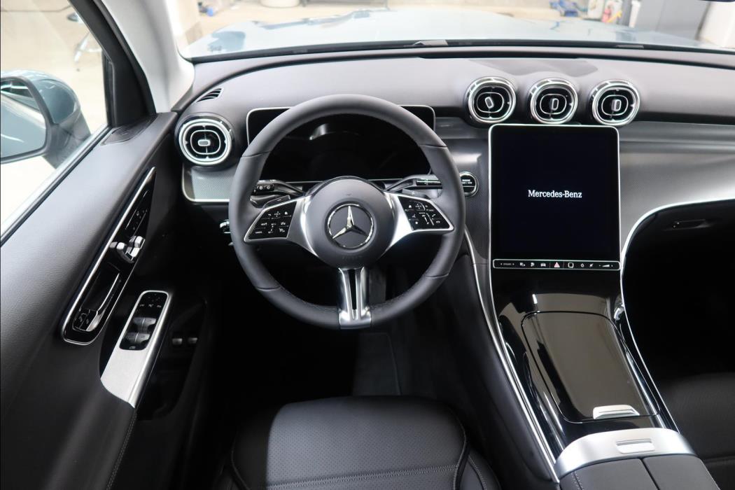 MERCEDES-BENZ GLC 2026