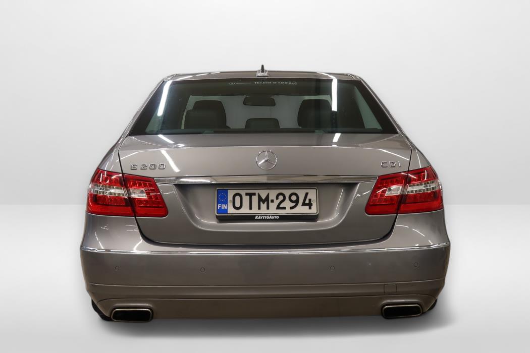 Mercedes-Benz E 2012