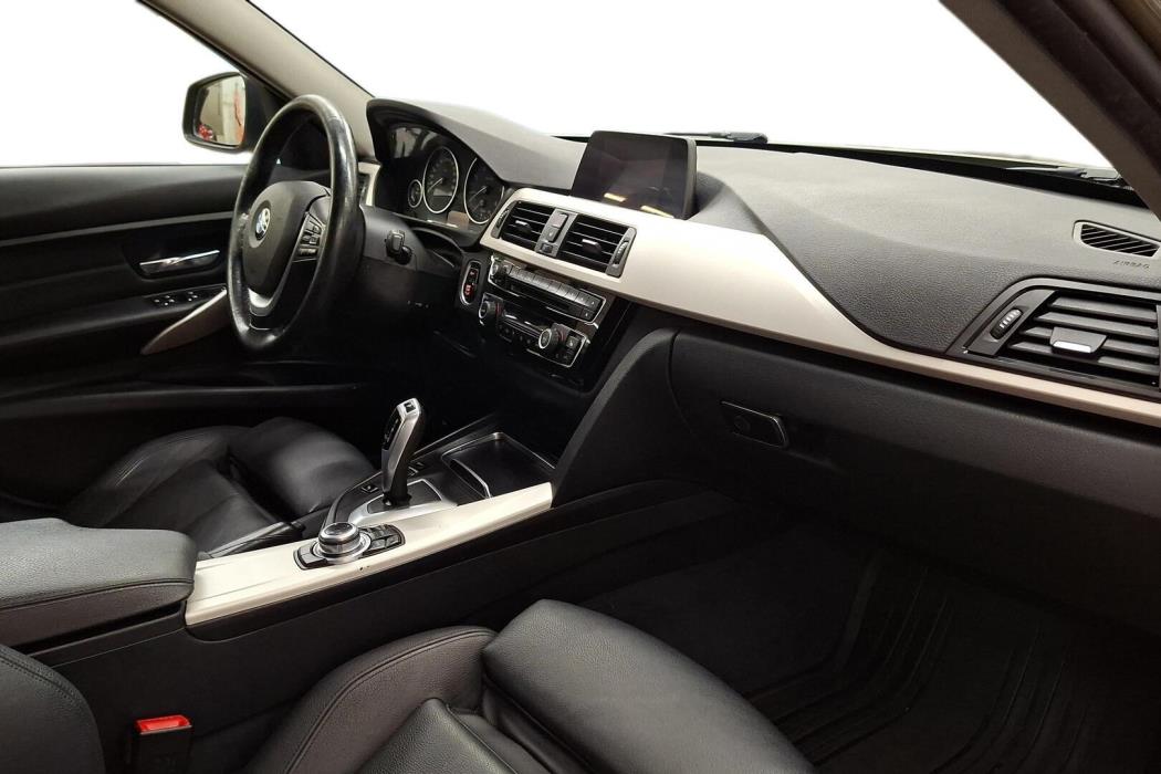 BMW 320 2017