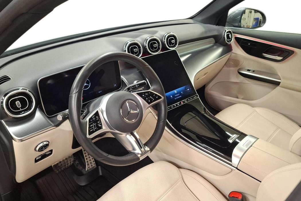 MERCEDES-BENZ GLC 2023