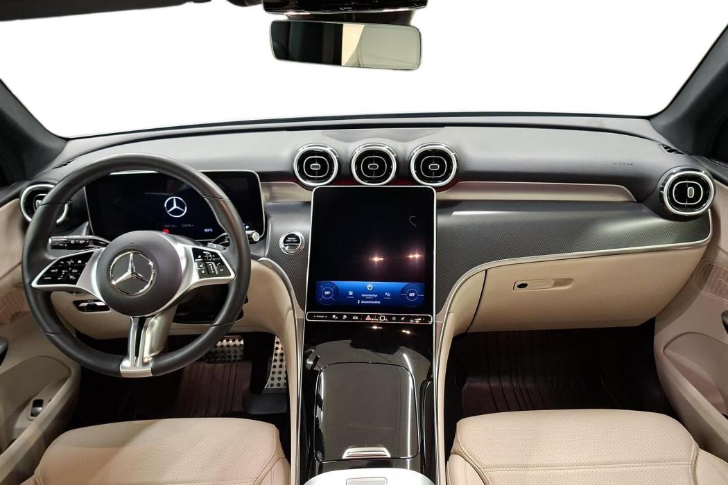 MERCEDES-BENZ GLC 2023