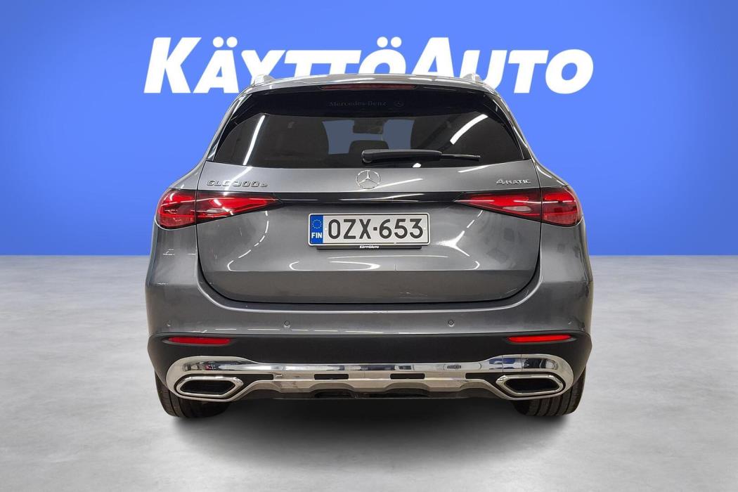 MERCEDES-BENZ GLC 2023