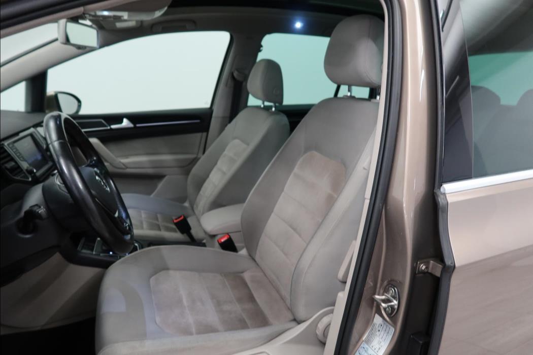 VOLKSWAGEN Golf Sportsvan 2014