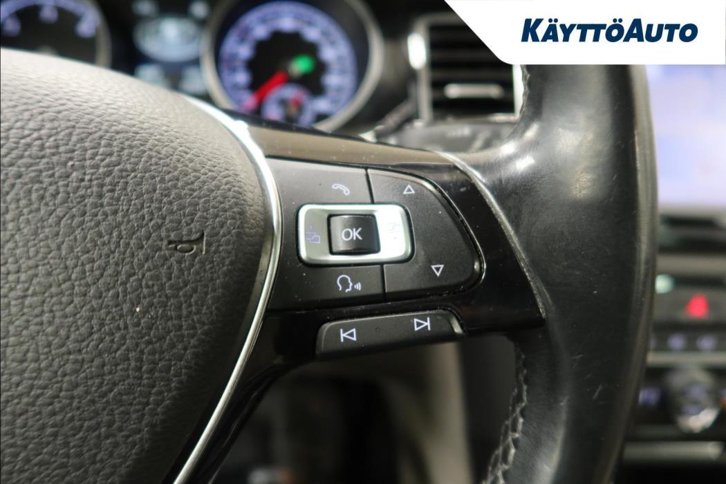 VOLKSWAGEN Golf Sportsvan 2014