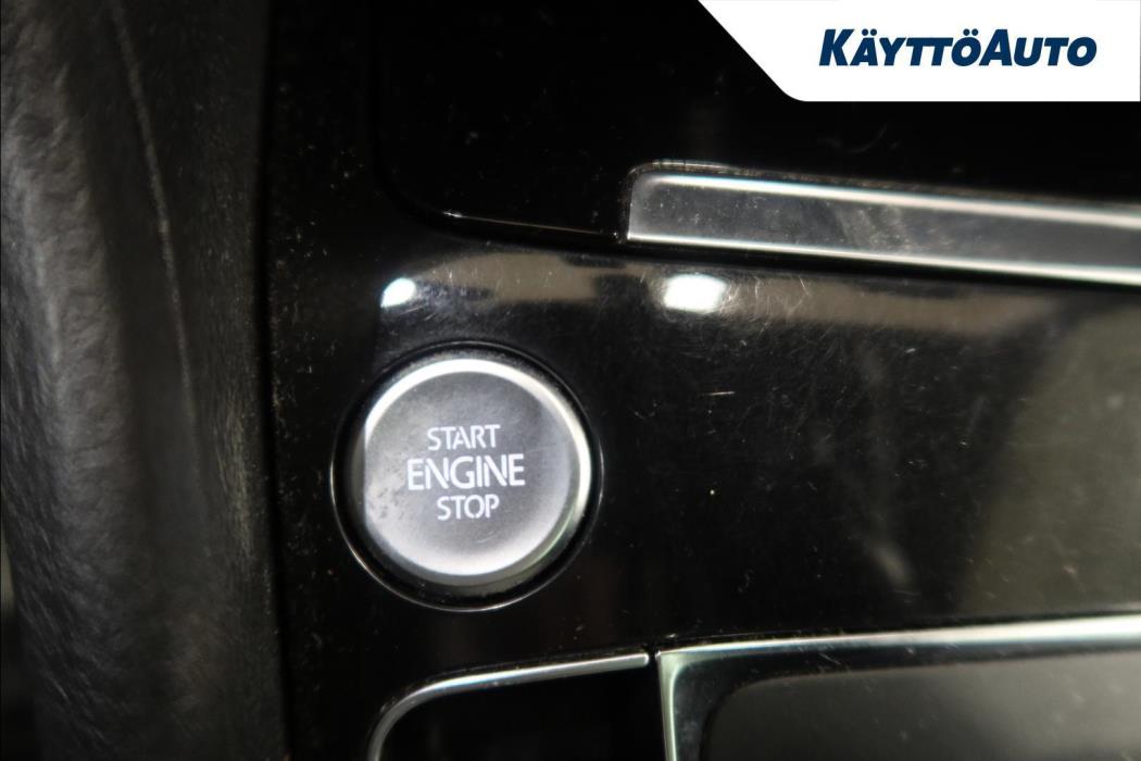 VOLKSWAGEN Golf Sportsvan 2014