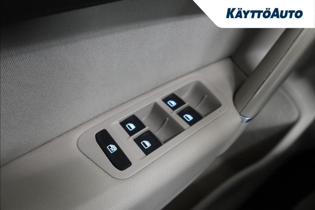 VOLKSWAGEN Golf Sportsvan 2014