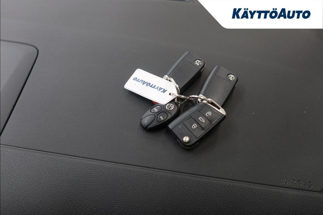 VOLKSWAGEN Golf Sportsvan 2014