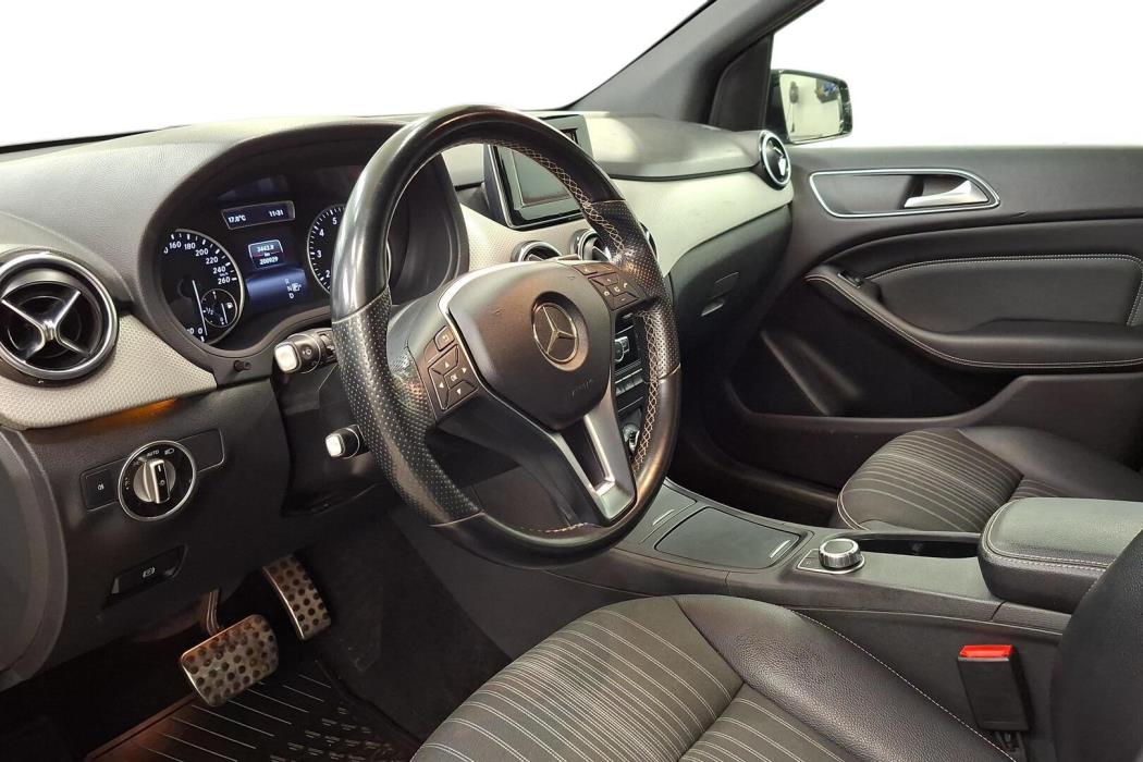 MERCEDES-BENZ B 2015