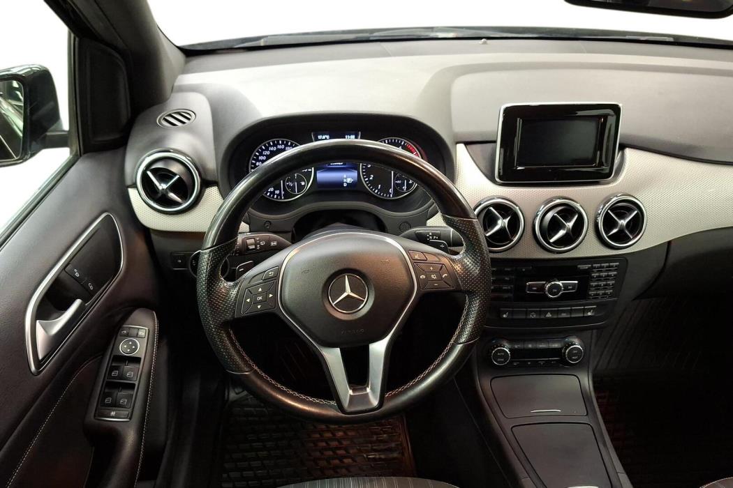 MERCEDES-BENZ B 2015