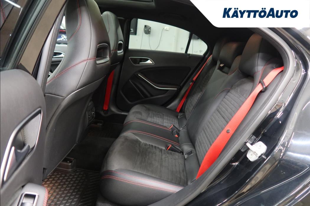 MERCEDES-BENZ A 2015