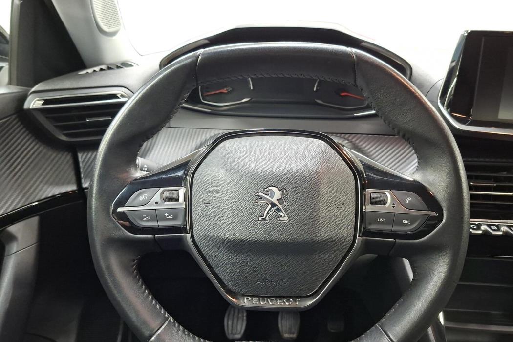PEUGEOT 2008 2021