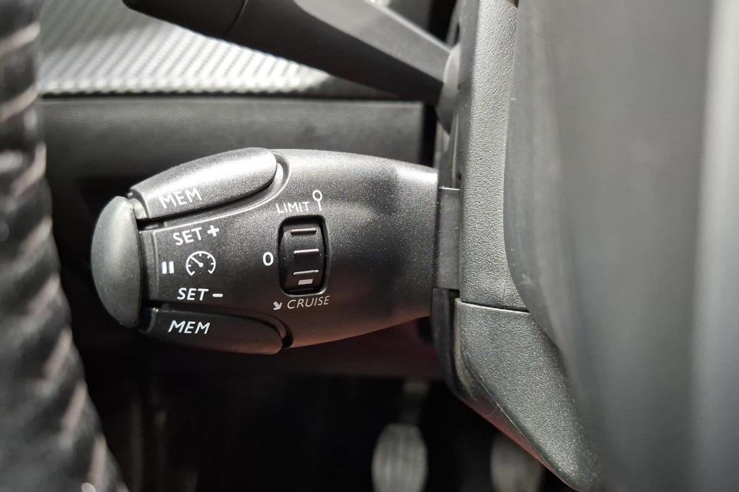 PEUGEOT 2008 2021