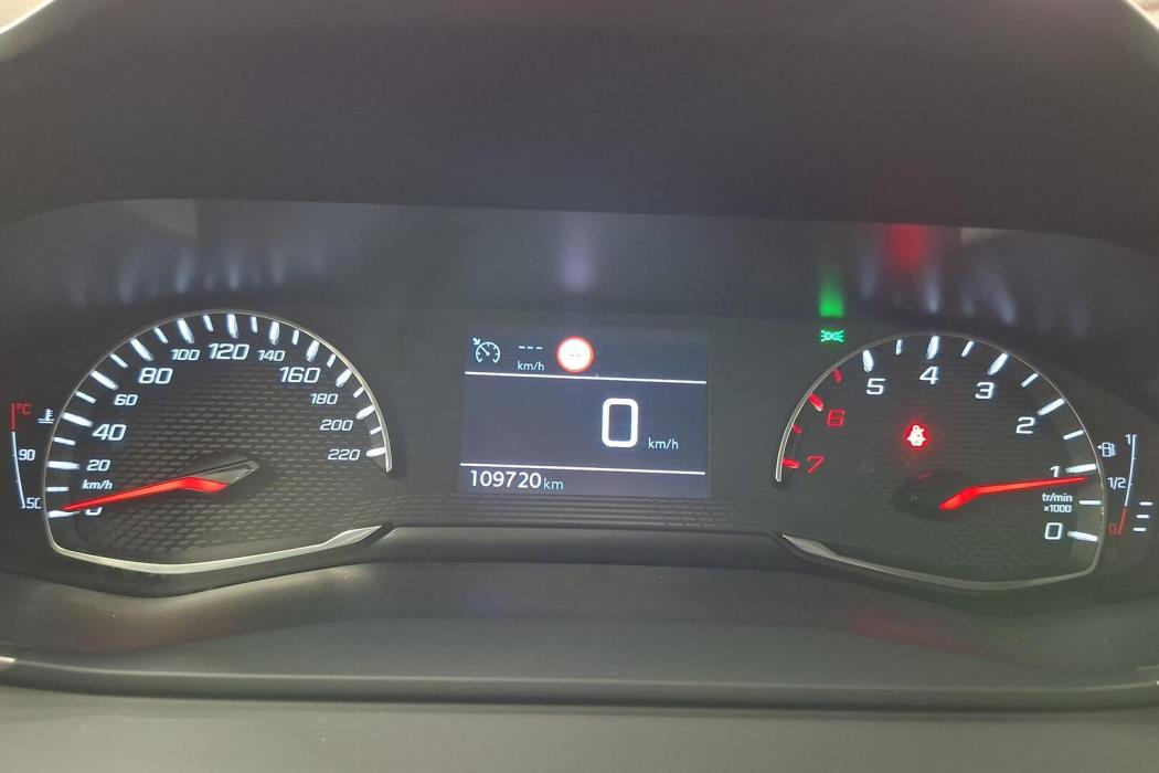 PEUGEOT 2008 2021