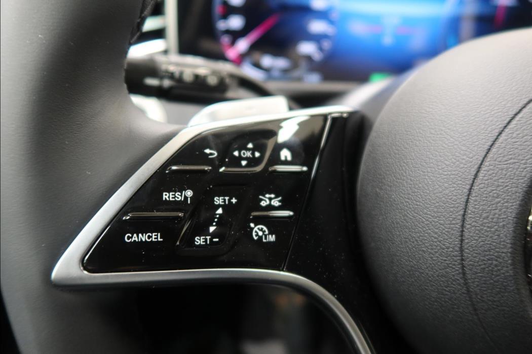 MERCEDES-BENZ E 2026