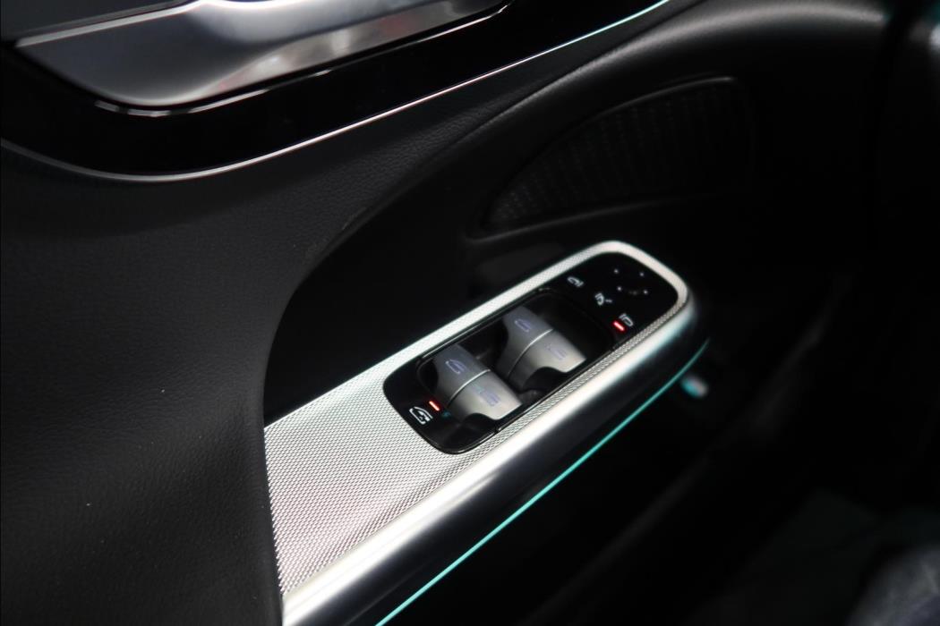 MERCEDES-BENZ E 2026