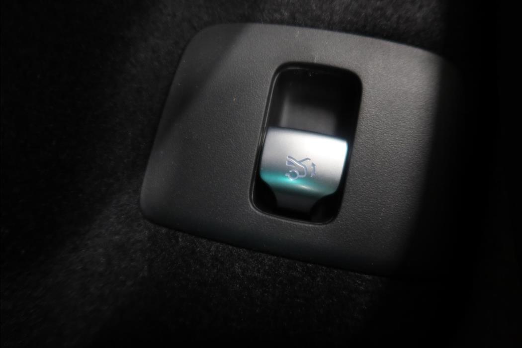 MERCEDES-BENZ E 2026