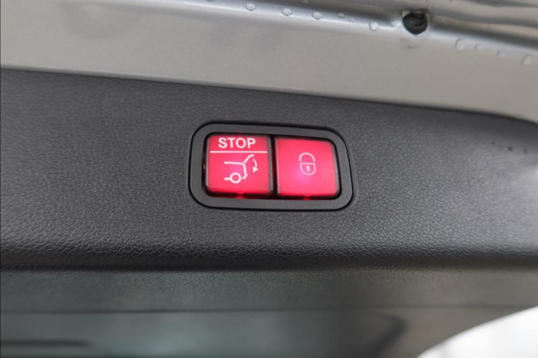 MERCEDES-BENZ E 2026