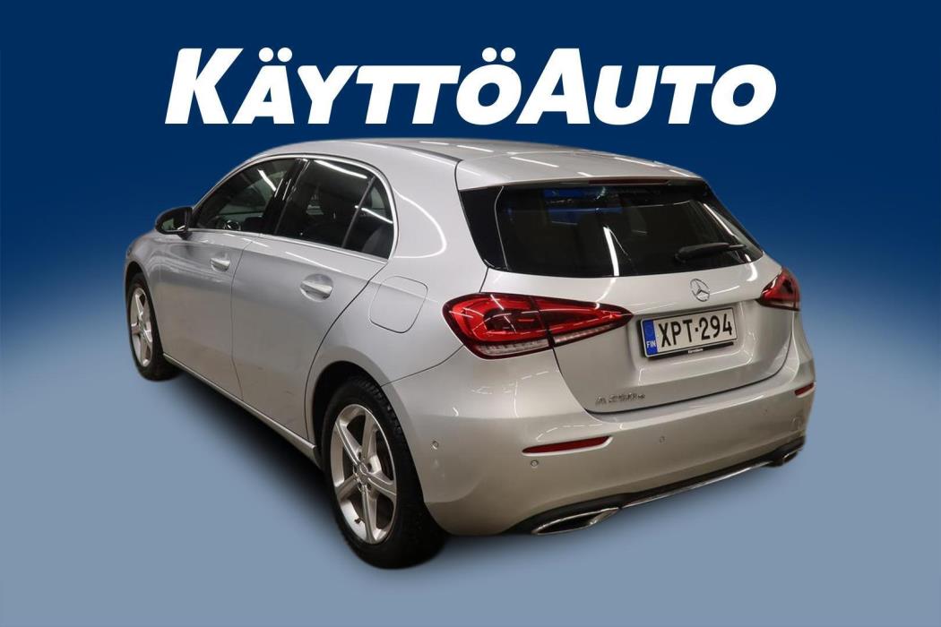 MERCEDES-BENZ A 2022