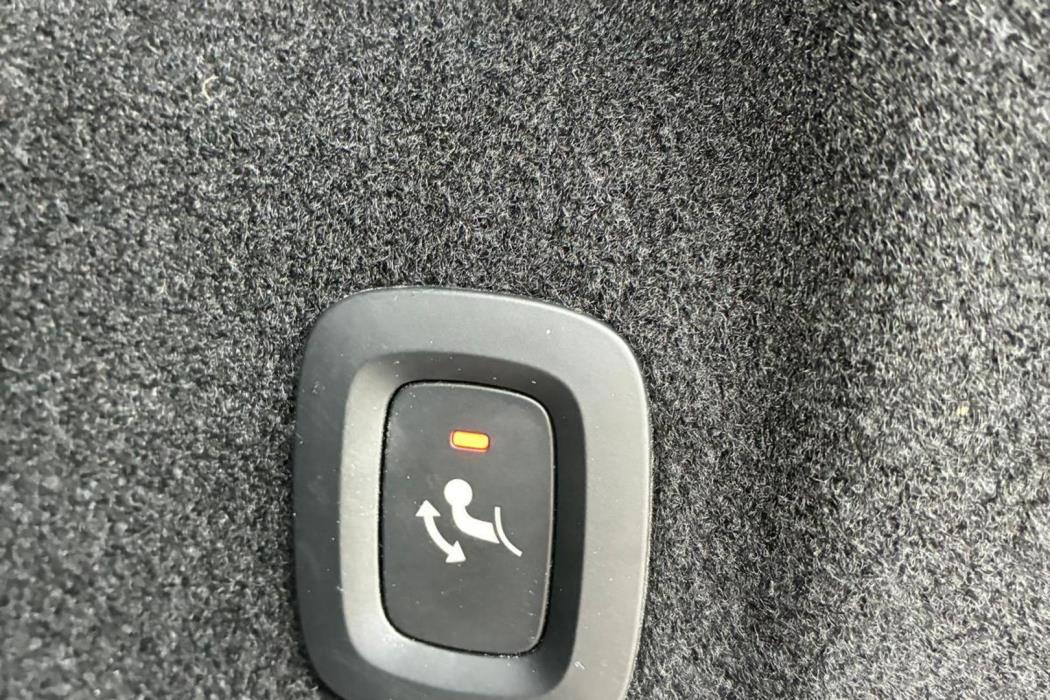 VOLVO XC60 2022
