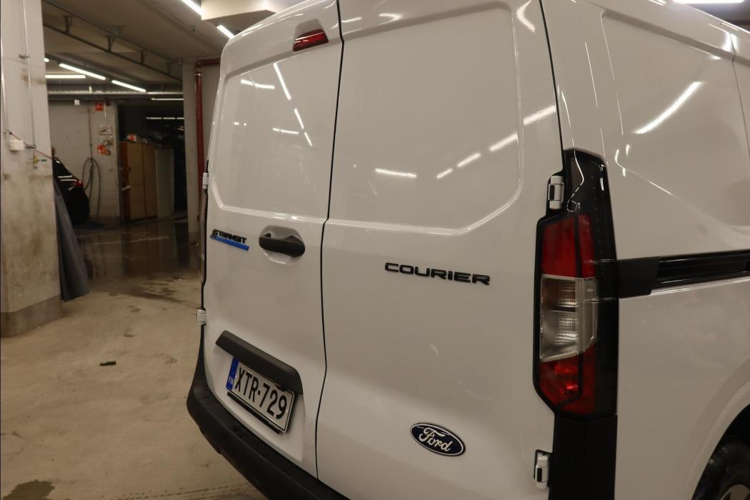 FORD TRANSIT COURIER 2026