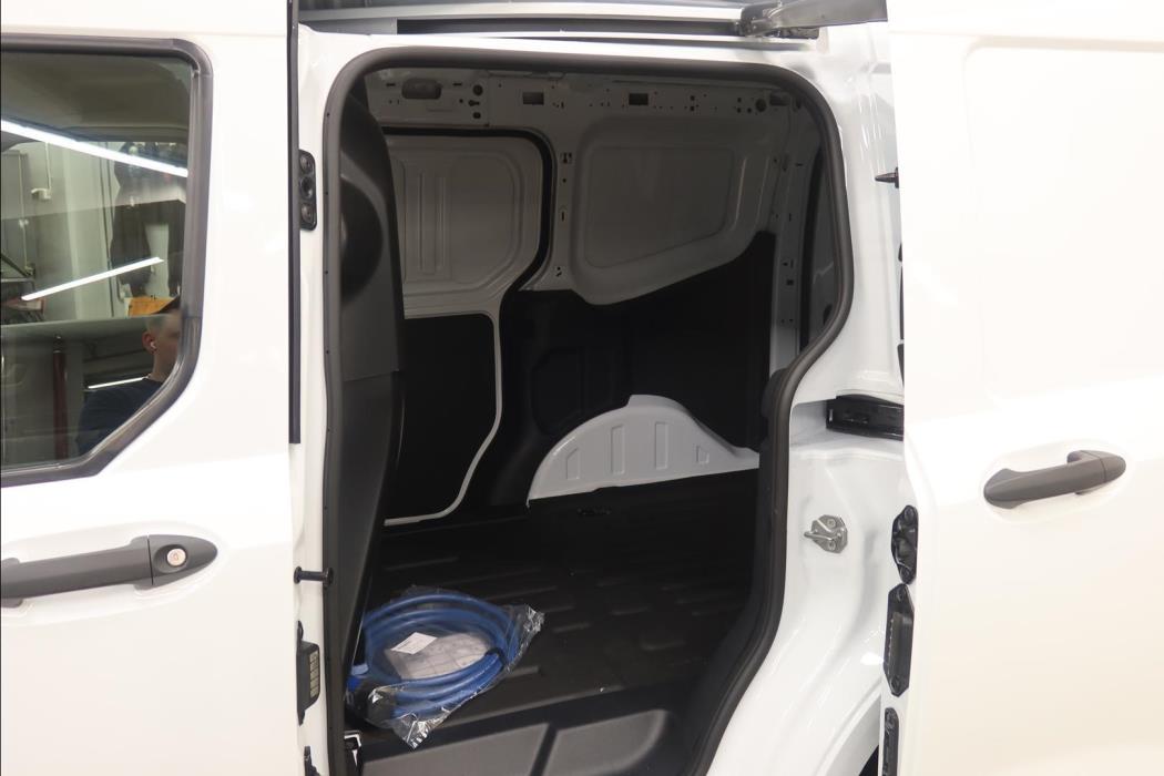 FORD TRANSIT COURIER 2026