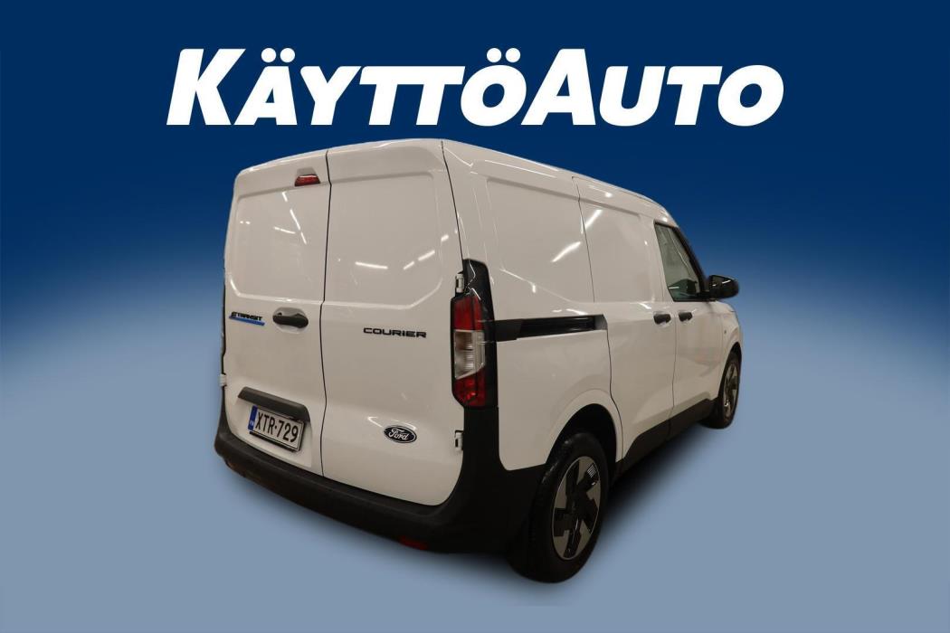 FORD TRANSIT COURIER 2026