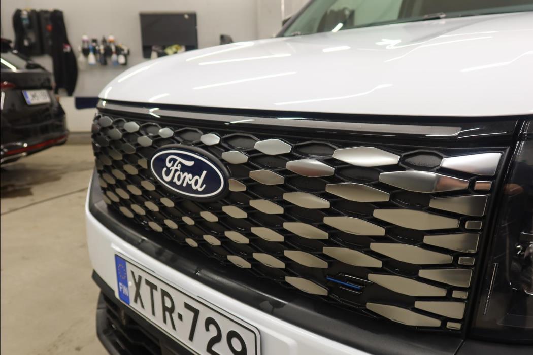 FORD TRANSIT COURIER 2026