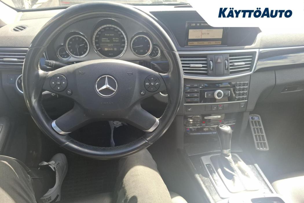 MERCEDES-BENZ E 2011