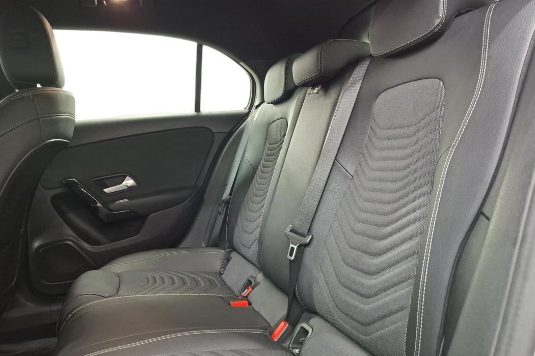 MERCEDES-BENZ A 2019