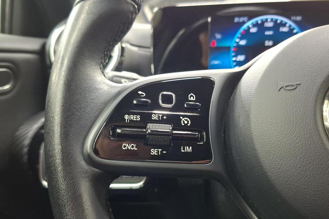 MERCEDES-BENZ A 2019