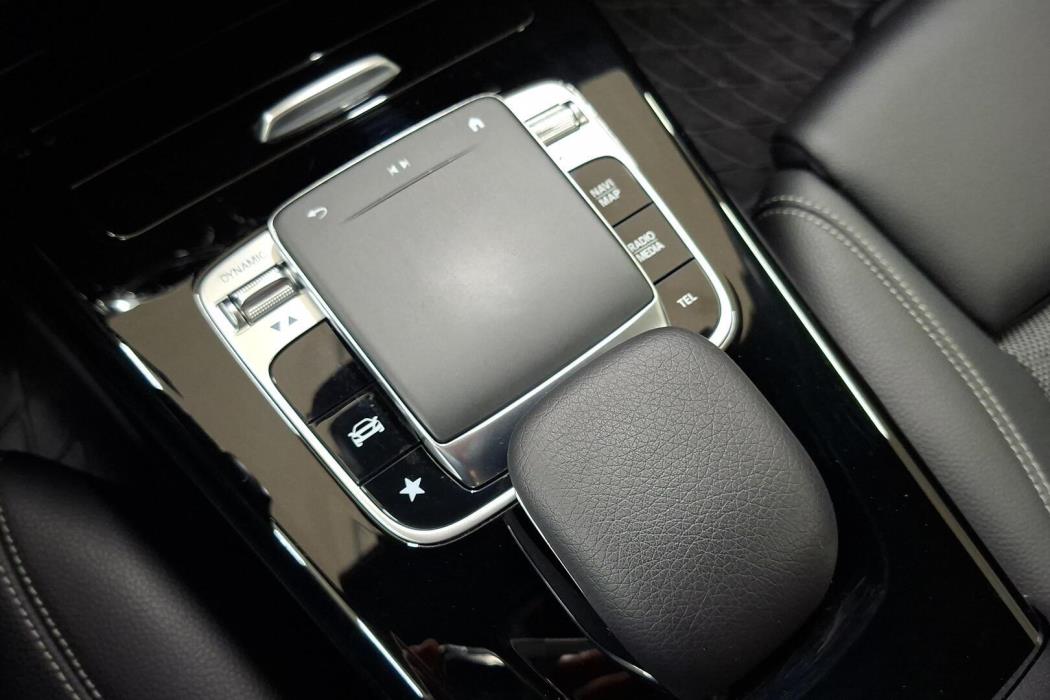MERCEDES-BENZ A 2019