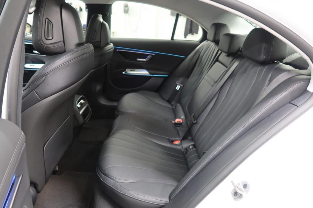 MERCEDES-BENZ E 2026