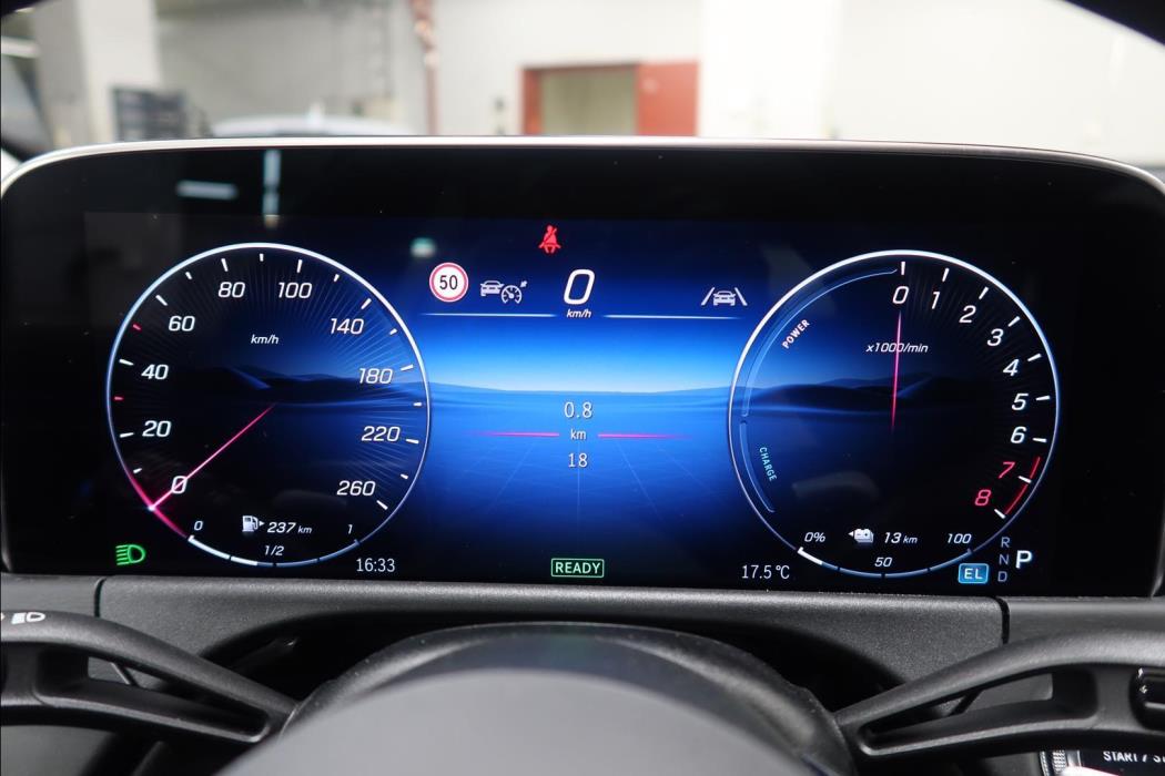 MERCEDES-BENZ E 2026