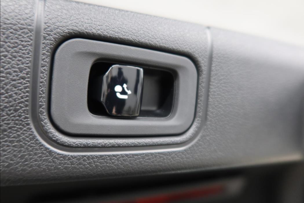 MERCEDES-BENZ E 2026