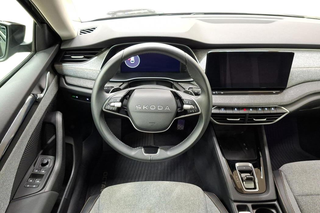 SKODA Octavia 2025