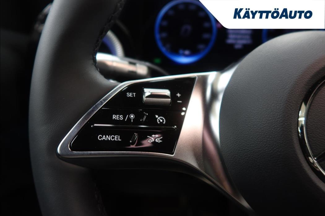 MERCEDES-BENZ GLB 2026