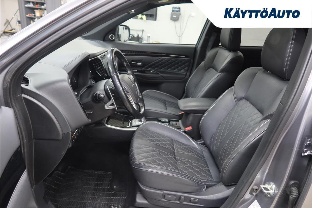MITSUBISHI Outlander PHEV 2020
