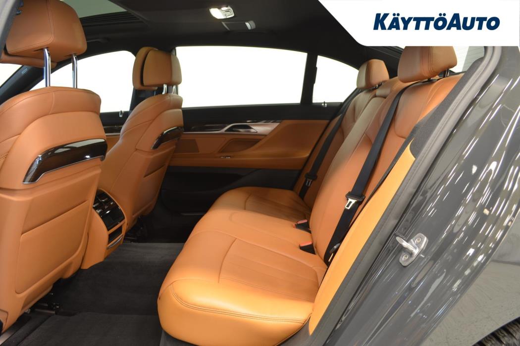 BMW 745 2019