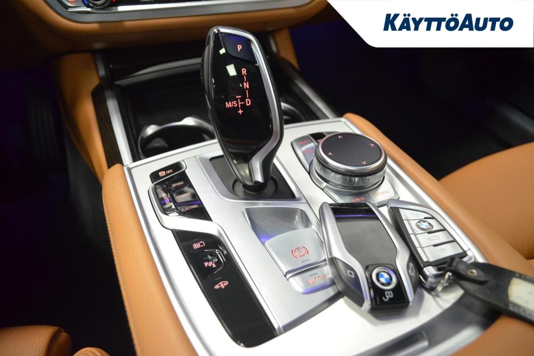 BMW 745 2019